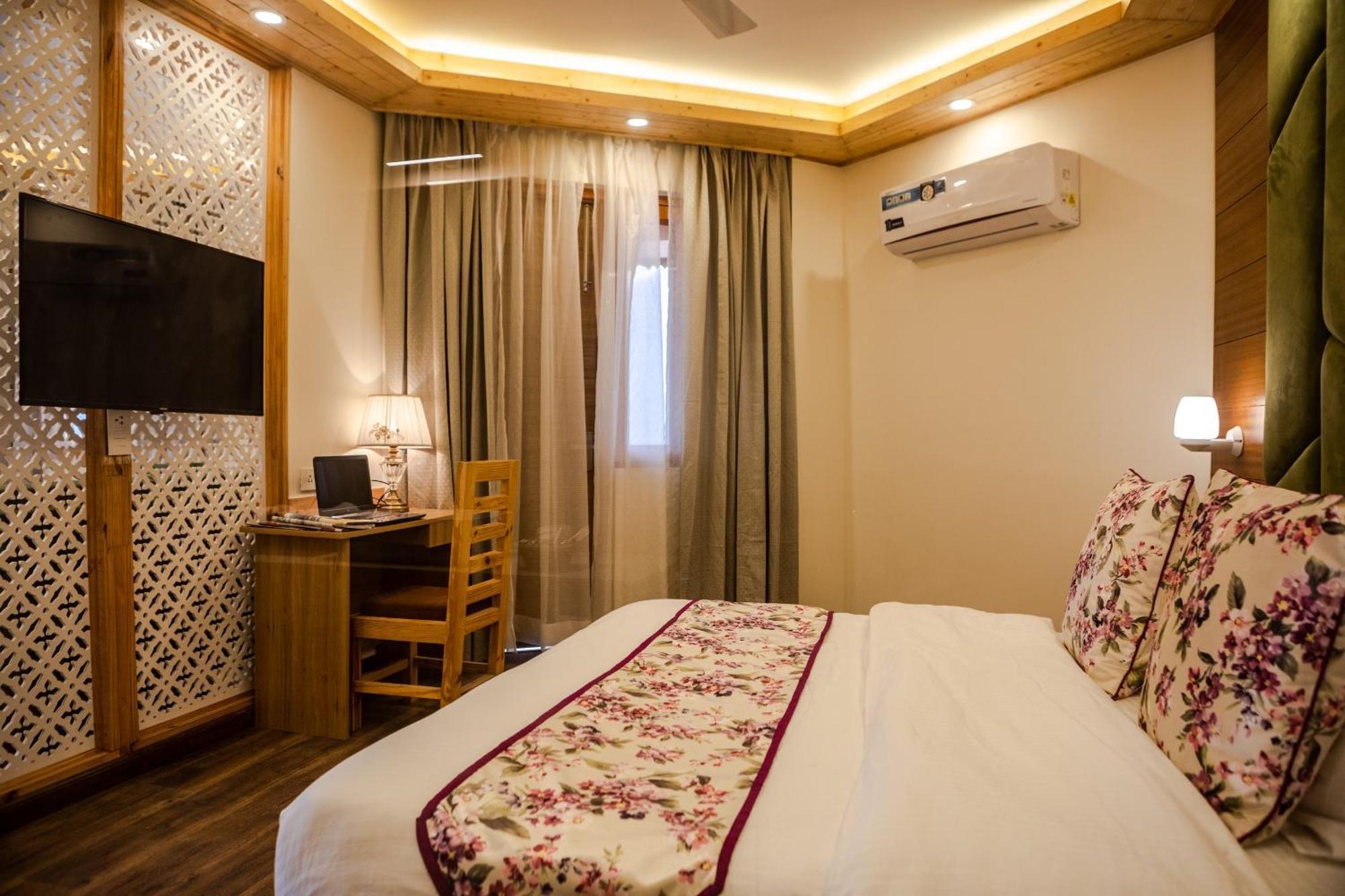 Anand Vardhan Resorts 마날리 객실 사진